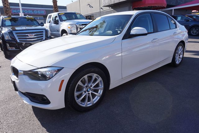 2017 BMW 3 Series 320i, PREMIUM WHEELS, LEATHER SEATS, PUSH BUTTON START - 23008193 - 3