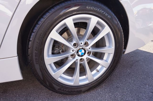 2017 BMW 3 Series 320i, PREMIUM WHEELS, LEATHER SEATS, PUSH BUTTON START - 23008193 - 8