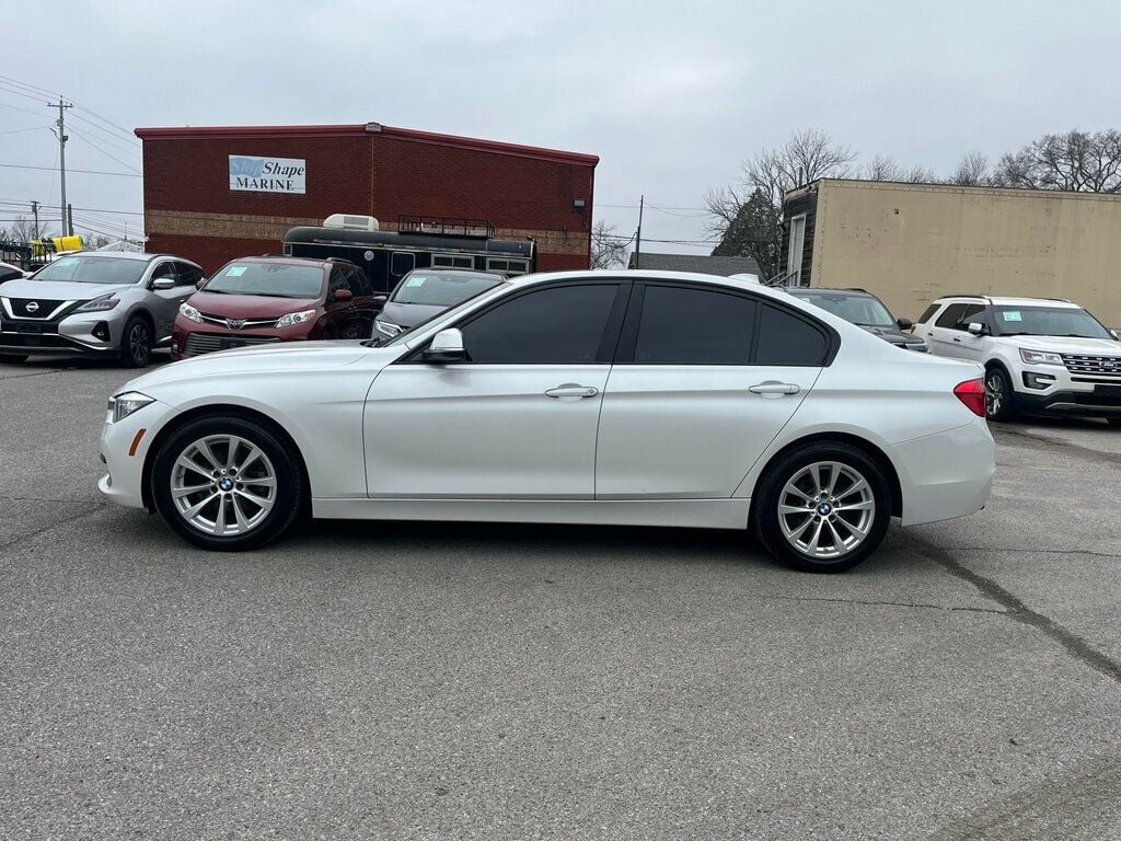 2017 BMW 3 Series 320i xDrive - 22766784 - 3