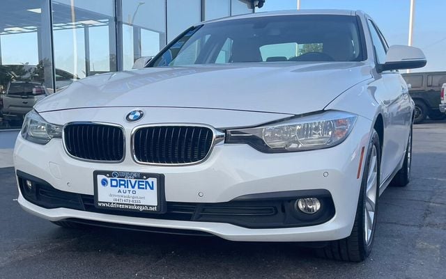 2017 BMW 3 Series 320i xDrive - 22586349 - 0