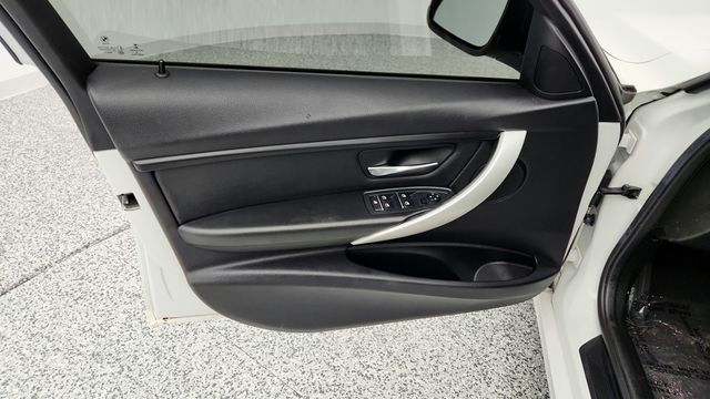2017 BMW 3 Series 320i xDrive Sedan with Moonroof and Heated Front Seats - 22954481 - 10