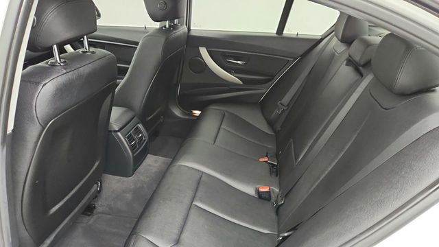 2017 BMW 3 Series 320i xDrive Sedan with Moonroof and Heated Front Seats - 22954481 - 20