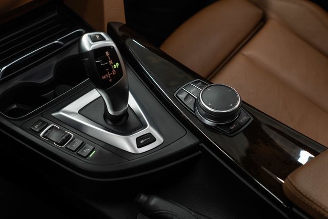 2017 BMW 3 Series 330e iPerformance Plug-In Hybrid - 22992894 - 19