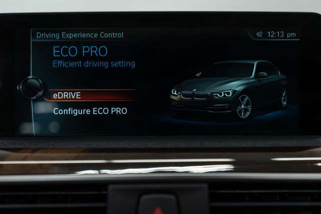 2017 BMW 3 Series 330e iPerformance Plug-In Hybrid - 22992894 - 24