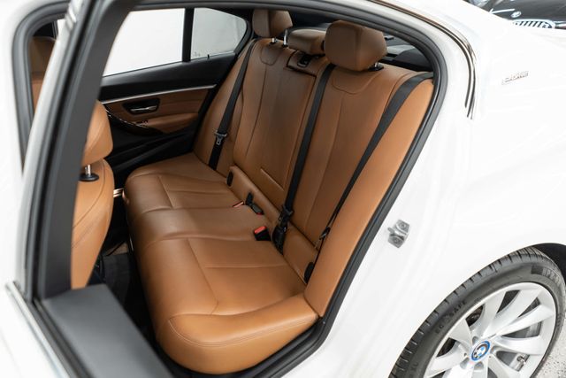 2017 BMW 3 Series 330e iPerformance Plug-In Hybrid - 22992894 - 30