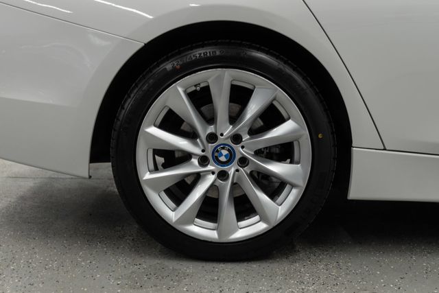 2017 BMW 3 Series 330e iPerformance Plug-In Hybrid - 22992894 - 37