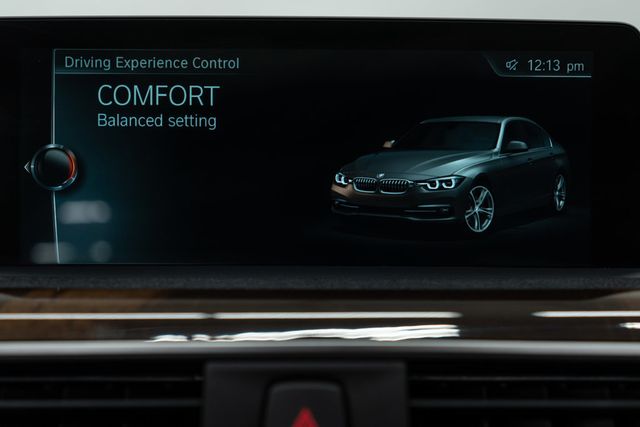 2017 BMW 3 Series 330e iPerformance Plug-In Hybrid - 23080281 - 18