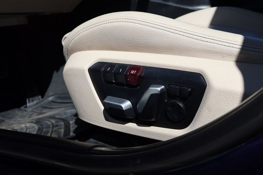 2017 BMW 3 Series 330i, LED LIGHTS, SUNROOF, BLUETOOTH, PADDLE SHIFT, BACKUP CAM!! - 22764049 - 18