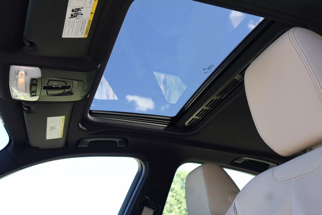 2017 BMW 3 Series 330i, LED LIGHTS, SUNROOF, BLUETOOTH, PADDLE SHIFT, BACKUP CAM!! - 22764049 - 19