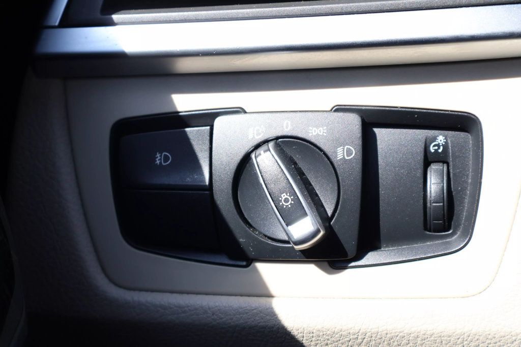 2017 BMW 3 Series 330i, LED LIGHTS, SUNROOF, BLUETOOTH, PADDLE SHIFT, BACKUP CAM!! - 22764049 - 26