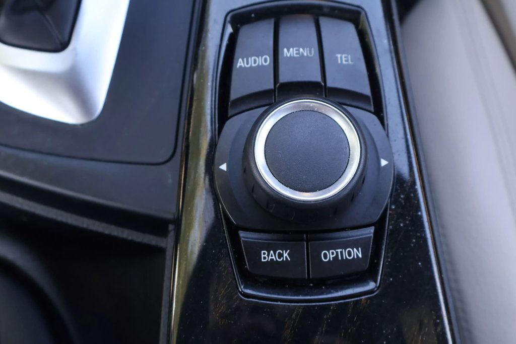 2017 BMW 3 Series 330i, LED LIGHTS, SUNROOF, BLUETOOTH, PADDLE SHIFT, BACKUP CAM!! - 22764049 - 29