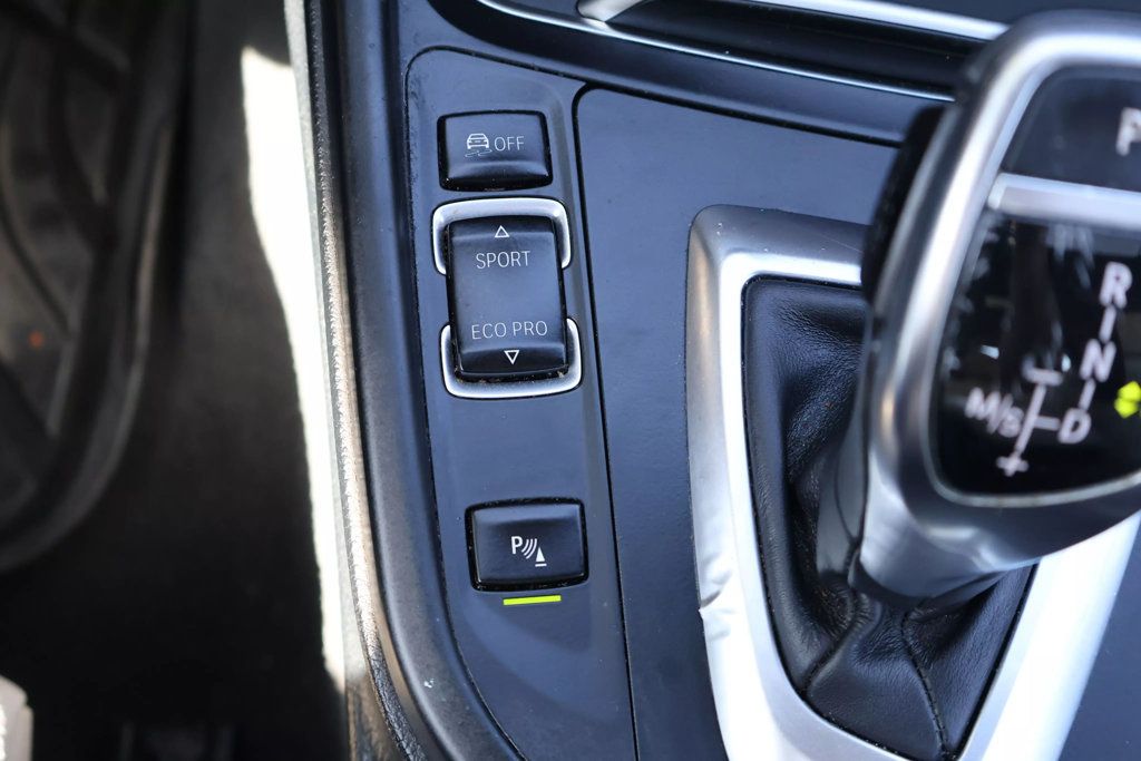 2017 BMW 3 Series 330i, LED LIGHTS, SUNROOF, BLUETOOTH, PADDLE SHIFT, BACKUP CAM!! - 22764049 - 31