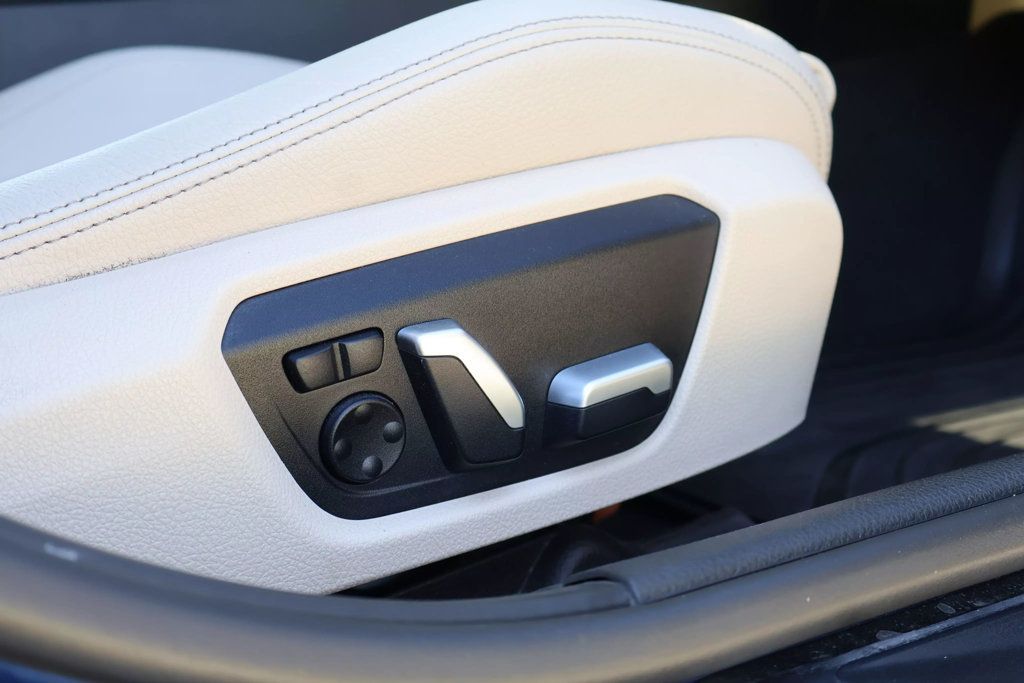 2017 BMW 3 Series 330i, LED LIGHTS, SUNROOF, BLUETOOTH, PADDLE SHIFT, BACKUP CAM!! - 22764049 - 41