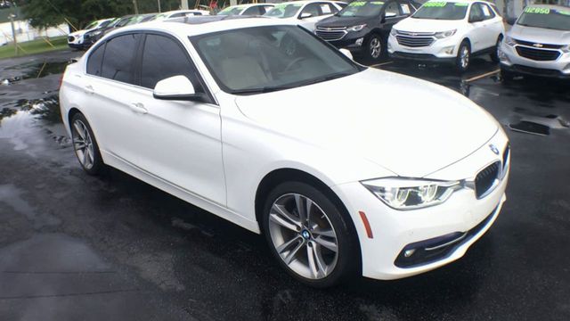 2017 BMW 3 Series 330i xDrive - 22925524 - 1