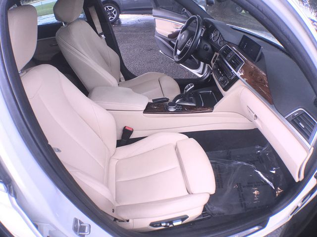 2017 BMW 3 Series 330i xDrive - 22925524 - 20