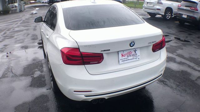 2017 BMW 3 Series 330i xDrive - 22925524 - 6