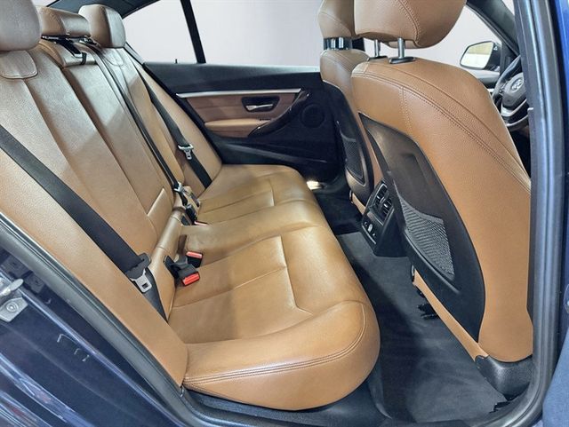 2017 BMW 3 Series 330i xDrive - 23037522 - 24