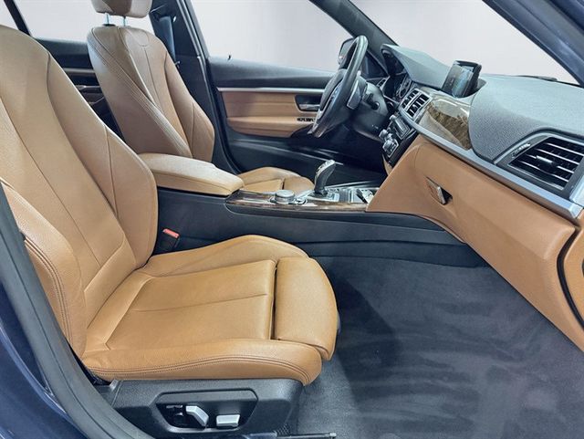 2017 BMW 3 Series 330i xDrive - 23037522 - 25