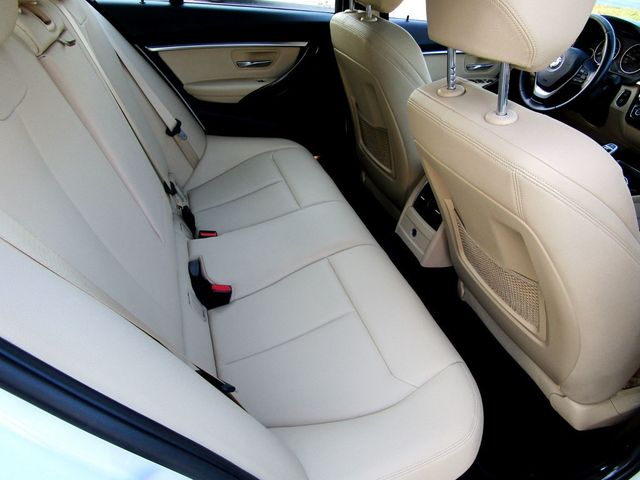 2017 BMW 3 Series 330i xDrive - 22942082 - 17