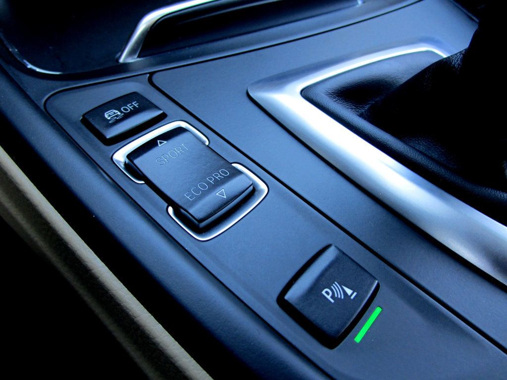 2017 BMW 3 Series 330i xDrive - 22942082 - 25