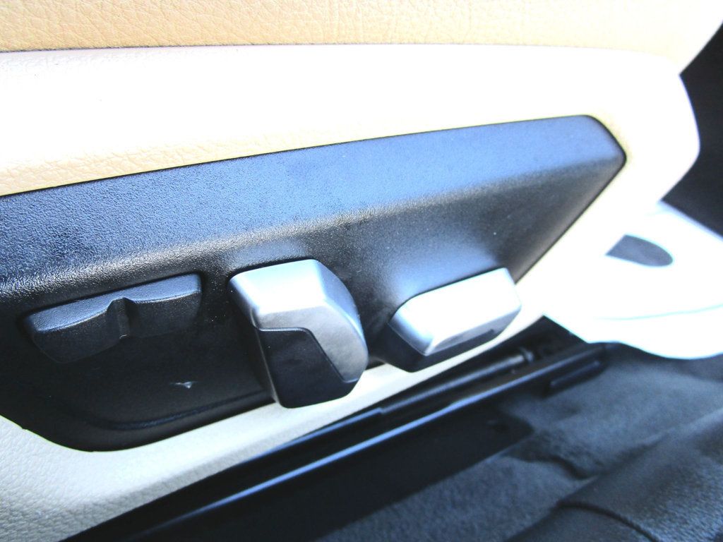 2017 BMW 3 Series 330i xDrive - 22942082 - 29