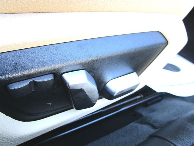 2017 BMW 3 Series 330i xDrive - 22942082 - 29