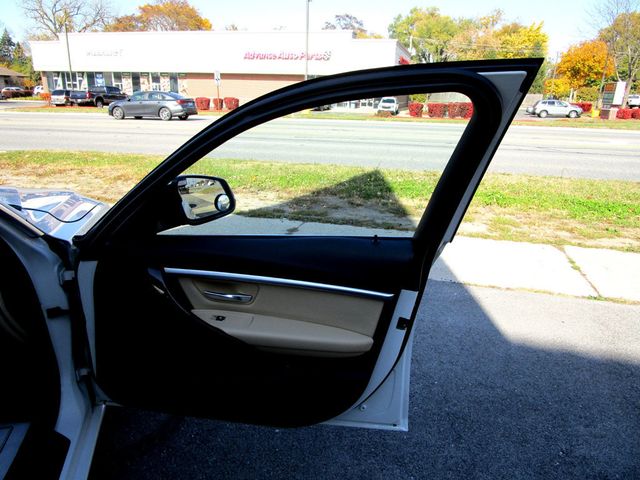 2017 BMW 3 Series 330i xDrive - 22942082 - 32