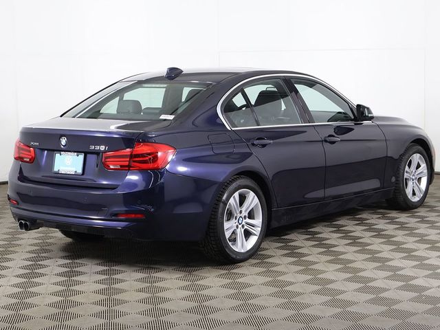 2017 BMW 3 Series 330i xDrive - 23014587 - 11