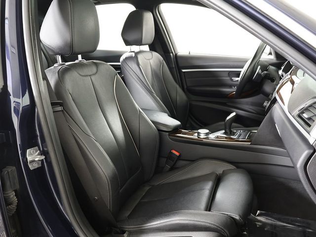 2017 BMW 3 Series 330i xDrive - 23014587 - 31