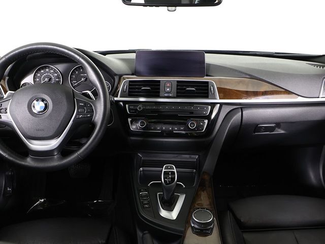 2017 BMW 3 Series 330i xDrive - 23014587 - 39