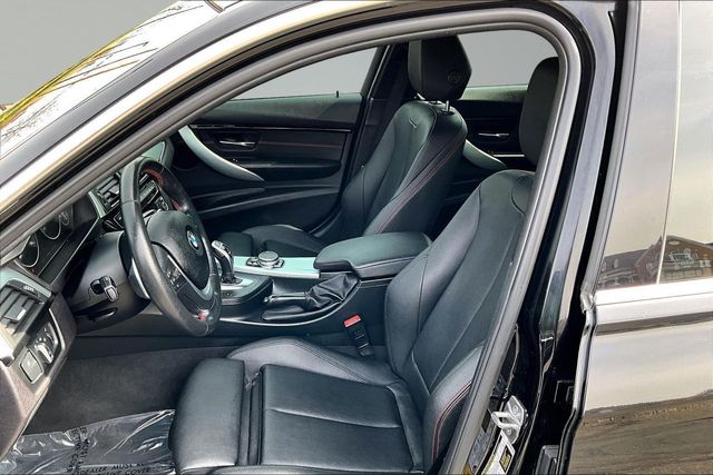 2017 BMW 3 Series 330i xDrive - 22994364 - 9