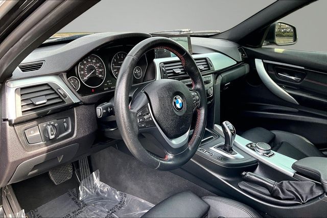 2017 BMW 3 Series 330i xDrive - 22994364 - 10