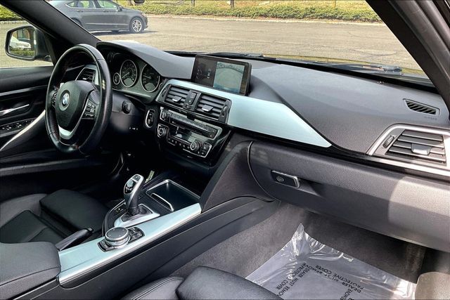 2017 BMW 3 Series 330i xDrive - 22994364 - 12