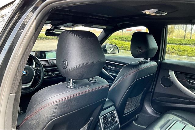 2017 BMW 3 Series 330i xDrive - 22994364 - 17