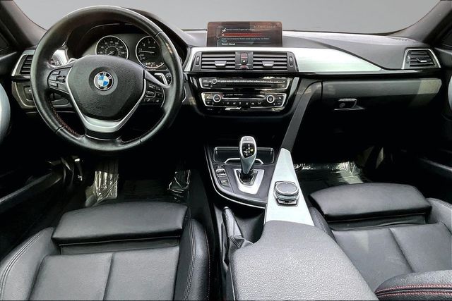 2017 BMW 3 Series 330i xDrive - 22994364 - 18
