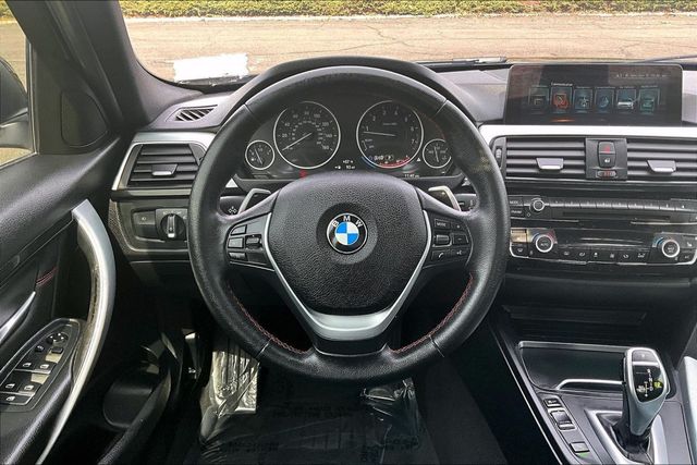 2017 BMW 3 Series 330i xDrive - 22994364 - 19