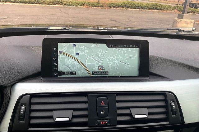 2017 BMW 3 Series 330i xDrive - 22994364 - 25