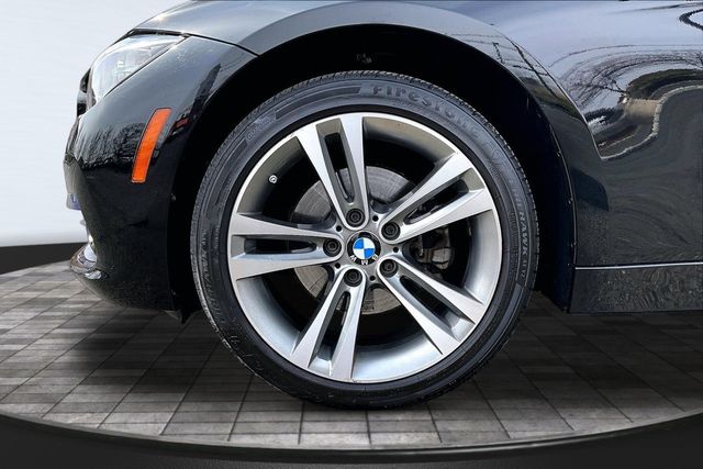 2017 BMW 3 Series 330i xDrive - 22994364 - 34