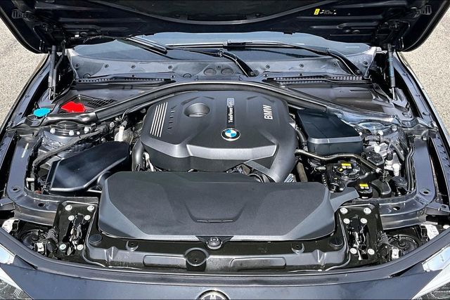 2017 BMW 3 Series 330i xDrive - 22994364 - 35