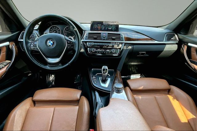 2017 BMW 3 Series 330i xDrive - 23035919 - 17