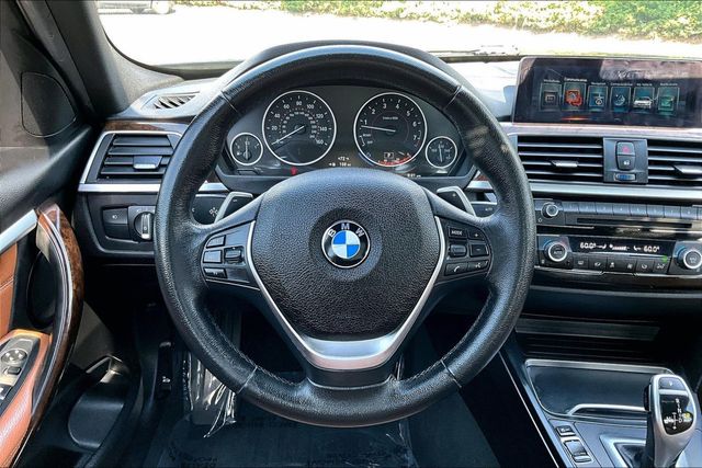 2017 BMW 3 Series 330i xDrive - 23035919 - 18