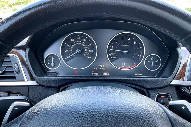 2017 BMW 3 Series 330i xDrive - 23035919 - 21