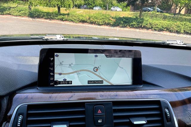 2017 BMW 3 Series 330i xDrive - 23035919 - 24