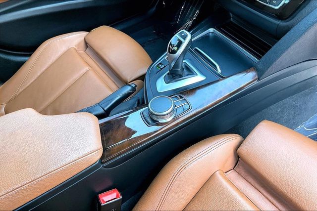 2017 BMW 3 Series 330i xDrive - 23035919 - 27