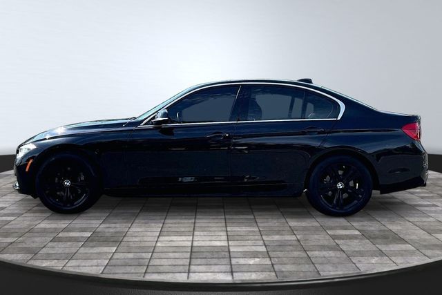 2017 BMW 3 Series 330i xDrive - 23035919 - 3