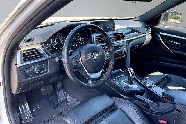 2017 BMW 3 Series 330i xDrive - 23079288 - 10