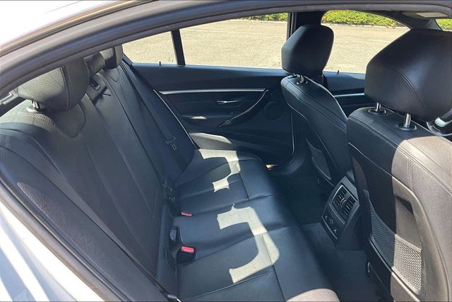 2017 BMW 3 Series 330i xDrive - 23079288 - 11