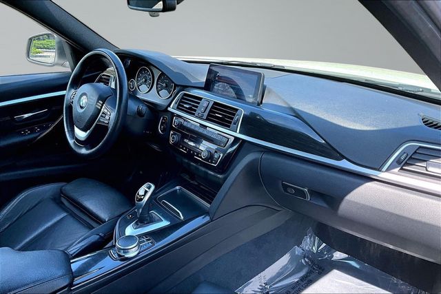 2017 BMW 3 Series 330i xDrive - 23079288 - 12