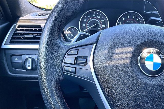 2017 BMW 3 Series 330i xDrive - 23079288 - 21