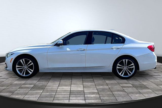 2017 BMW 3 Series 330i xDrive - 23079288 - 3